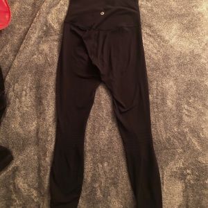 black lululemon align 25”